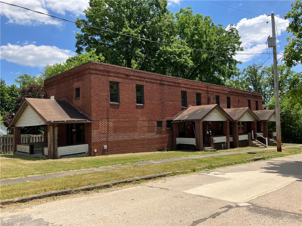 2129 Kensington Ave - 1